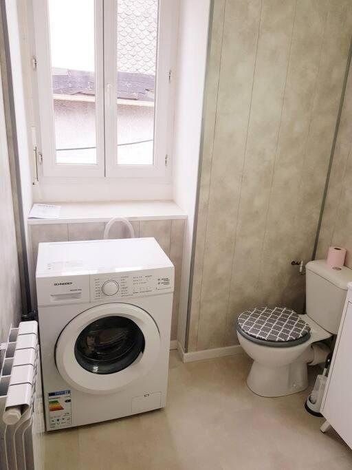 Ferienwohnung Le Jeanne 4/6 Couchages, Wifi, Sanctuaire Lourdes Exterior foto