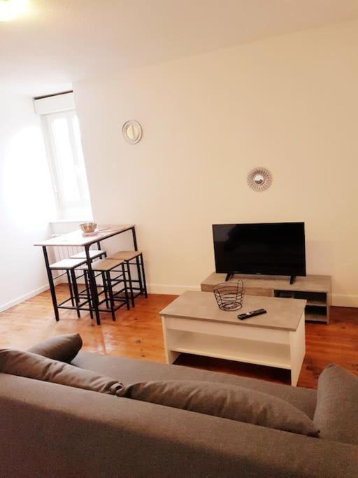 Ferienwohnung Le Jeanne 4/6 Couchages, Wifi, Sanctuaire Lourdes Exterior foto