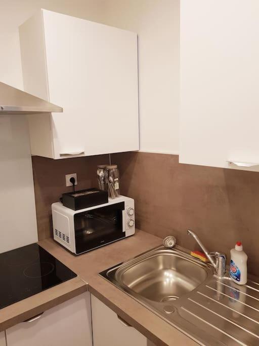 Ferienwohnung Le Jeanne 4/6 Couchages, Wifi, Sanctuaire Lourdes Exterior foto